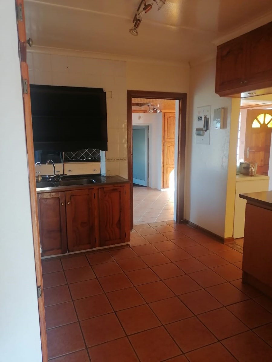 To Let 3 Bedroom Property for Rent in Madeira Park Eastern Cape